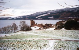 Scotland (1999) - Urquhart Castle 4